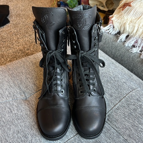 NWOT Chanel Quilted CC Lace Up Combat - Picture 1 of 14